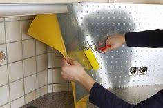 Renovieren Auf Die Schnelle Art Effektplatten Lassen Sich Zum Beispiel In Der Kuche Auf Den Alten Flie Fliesenspiegel Kuchen Renovieren Ideen Kuche Renovieren