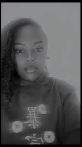 Essie Jones's Instagram, Twitter & Facebook