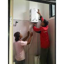 Zaman sekarang, anda tak perlu repot memasak air panas untuk mandi menggunakan kompor karena sudah ada water heater.di artikel kali ini, kami akan membahas cara memilih water. Service Ariston Bogor 081310944049 Layanan Jasa Service Perawatan Reparasi Perbaikan Alat Mesin Pemanas Air Panas Kamar Mand Pemanas Air Tenaga Surya Perbaikan