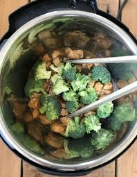 Cover instant pot, and, using manual setting, set to 18 minutes on high pressure, making sure the pressure. Instant Pot Chicken And Broccoli Confessions Of A Fit Foodie