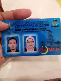 Akad nikah secara umum dan maskawin secara khusus jangan digunakan sebagai ajang 'memperkaya' keluarga. Dah 6 Tahun Kahwin Baru Nak Buat Kad Viral Media Johor Facebook