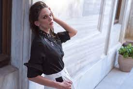 5′ 3″ height in meters: Farah Zeynep Abdullah Biography Height Life Story Super Stars Bio