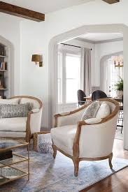 10 Best Living Rooms By Joanna Gaines From Fixer Upper Nikki S Plate Farm House Living Room Country Living Room French Country Living Room