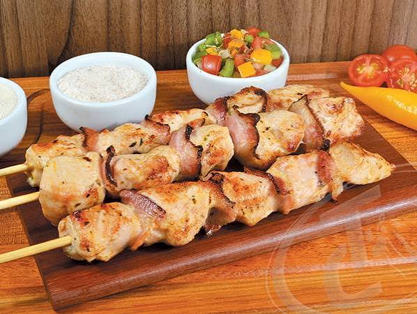 Espetinho Frango c/ Bancon Intermediário