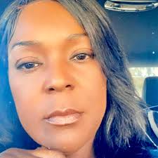 Pink lace and pearls ijs.........