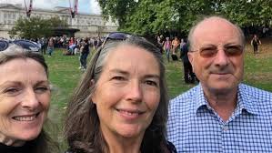 Australians in London, UK gather to pay tribute ahead of Queen Elizabeth  II's funeral