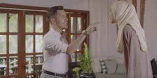 Kegiatan apapun yang dilakukan bersama akan memberikan kenangan indah yang. Kepentingan Keluarga Bahagia Jangan Sesekali Banding Rumah Tangga Theasianparent Malaysia