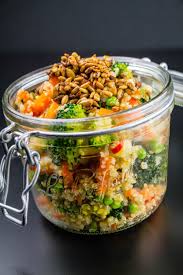 Decouvrez Comment Preparer Une Semaine De Lunchs Faciles Et Originaux D 39 Avance Avec Du Quinoa Des Repas Sante Et Healthy Recipes Healthy Delicious Healthy