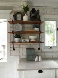 Modern Farmhouse Decor Subway Tile Dark Grout Quartz White Kitchen Industria Moderner Dekor Fur Bauernhaus Kuche Neu Gestalten Bauernhaus Wohnzimmer Dekor