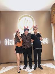 Việc đạt g và bảo ngọc bình luận thân mật như vậy khiến khán giả không khỏi đặt ra tò mò về mối quan hệ anh. Vá»£ CÅ© Hoai Lam Tá»«ng Bá»‹ Ä'á»'i Xá»­ Te Tua Trong Thá»i Gian Hon Nhan