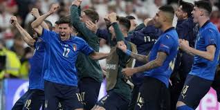 D'un côté, l'angleterre qui s'apprête à jouer sa première finale et rêve d'un premier sacre à l'euro. 7wuzw8ynz T0nm