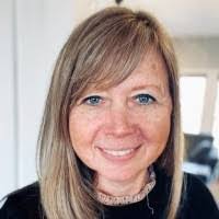 Heather Reardon's Instagram, Twitter & Facebook