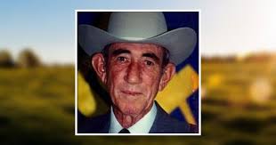 Iona Gilbreath's Instagram, Twitter & Facebook