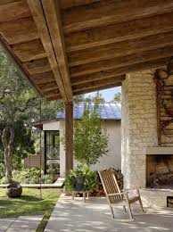 Une Maison Nord Americaine Au Parfum Mediterraneen Planete Deco A Homes World En 2020 Bardage Exterieur Maison Maison Mediterraneenne Maisons Mediterraneennes