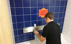 Elle est causée par la bactérie legionella, qui vit dans les sources d'eau. Immer Noch Legionellen In Dreifeldhalle Radio Erft
