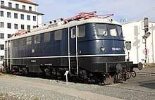 The lok e has two electrical motors, instead of a diesel engine. Db Baureihe E 10 Wikipedia