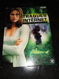 Coffret intégrale traques sur internet : Langton, Brooke, Szmanda, Eric,  Bottoms, Joseph: Amazon.com.be: Movies & TV