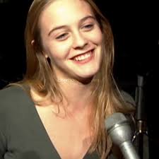 Alicia Silverstone 90s Edit: Beautiful Tribute to the Iconic Actress