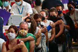 El lunes 15 arrancará para personas de 60 años en adelante en 333 municipios, de los 32 estados del país. Vacunacion Contra Coronavirus Mexico Empezara A Vacunar En Julio A Las Personas De 40 A 49 Anos El Pais Mexico