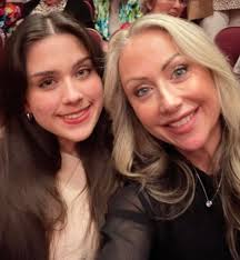 Ok peeps… which candy do you steal from your kids or from the bowl?!👀