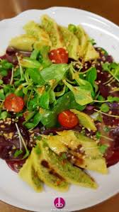Rezept Maultaschen Salat Mit Rote Bete Carpaccio Und Nussdressing Rezept Maultaschen Salat Rezepte Salat