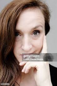 63 photos et images haute résolution de Claude Sara