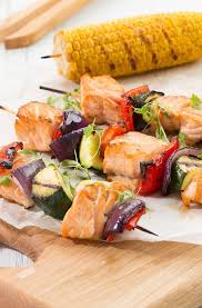 Recette Brochettes De Saumon De Norvege Et Ses Petits Legumes Du Soleil 750g Recette Brochettes De Saumon Brochette Recette Brochette