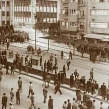İktidara karşı gençler de aynı gün, aynı saat, aynı yerde gösteri yaptılar. Tarih 5 Ayin 5 Inde Saat 5 Te Kizilay Da 1960 Mayis Facebook