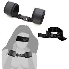 BDSMAGE Set of 3 BDSM Set, Velcro Restraints, Handcuffs, Ankle Restraints  with Satin Eye Mask, Easy to Remove Buckle, Fetish Erotic Sex Toy for  Couples, Women, Men : Amazon.de: Health & Personal