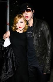 Marilyn manson — the fight song 02:57. Vorwurfe Gegen Marilyn Manson Kein Monster Ein Mann