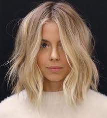 60 Fun And Flattering Medium Hairstyles For Women Medium Hair Styles Hair Styles Short Hair Styles