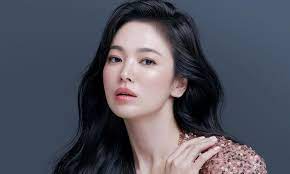 Sie war hauptdarstellerin in einigen sehr erfolgreichen . Song Hye Kyo Was Advised By Her Mother To Take Care Of Her Skin Early
