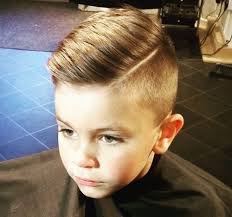 Kinderfrisuren lifestyle trendige frisuren kleine jungen. 10 Besten Und Neuesten Kinder Boy Girl Frisuren In Dieser Saison Jungs Frisuren Jungen Haarschnitt Coole Jungs Frisuren