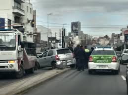 Dos hermanas murieron en el accidente. Solo Transito A Twitter Choque Av Hipolito Yrigoyen 3400 Lanus Lanus Seguridad Https T Co Pz10nd3rei Via Fabymedina2 Ernestoarriaga