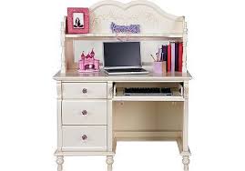 Extensive roses, ribbons and bows ornamentation, with a subtle brushed metallic effect, embellish the shaped headboard, footboard and rails. Rooms To Go Kids Affordable Kids Bedroom Furniture Store Rooms To Go Kids Girls Bedroom Sets Bedroom Furniture Stores