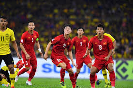 Quế ngọc hải (sinh ngày 15 tháng 5 năm 1993 tại diễn châu, nghệ an) là một cầu thủ bóng đá người việt nam đang thi đấu cho câu lạc bộ viettel và là đội trưởng đội tuyển bóng đá quốc gia việt nam. Duy Máº¡nh Ä'inh Trá»ng Va La Cháº¯n Thep Cá»§a Ä'á»™i Tuyá»ƒn Viá»‡t Nam