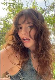 𝔄𝔩𝔶𝔰𝔰𝔞 𝔩𝔢𝔢 (@lyssaleeb)