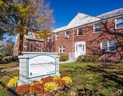 Located along spring garden road this terrific building is among shopping, fine dining, and main bus routes. Highland Park Gardens Apartments Highland Park Nj Apartments Com