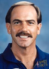 Astronaut Biography: Thomas Hennen