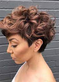Frisuren Damen Pixie 2021 Kurzhaarfrisur Locken Kurzhaarfrisuren Frisuren Locken Kurz