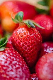 Epingle Par Cris Sur Strawberries Fruits Et Legumes Fruits Pomme D Amour