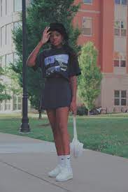 Bucket Hat Outfit 90s Inspired Athleisure Outfits With Hats Everyday Outfits Bucket Hat Outfit Summer Style