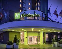 Quite & close to the downtown area 30 min walking distance Das Holiday Inn Hotel Hamburg An Den Elbbrucken