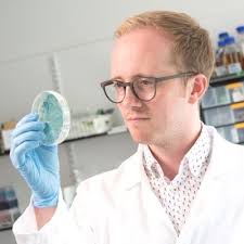 Stephen Wallace (@Dr_StephenW)