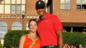 Tiger Woods Gets Big Kiss From Girlfriend Erica Herman After Winning First Tournament In 5 Years Whas11 Com