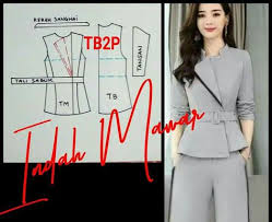Tekstur dari beskap ini tebal disertai dengan kerah baju yang tidak memiliki lipatan. 320 Ide Pola Atasan Wanita Di 2021 Pola Busana Pola Pakaian Pola Jahitan