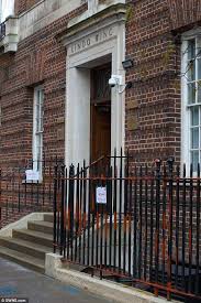 Railings Outside Lindo Wing Get Spruced Up Ahead Of Kate Giving Birth Brownstone Cast Iron Railings The Outsiders