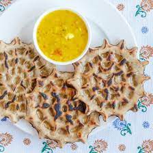 Khoba Roti A Rajasthani Bread Preparation Kali Mirch By Smita Recipe Food Indian Bread Recipes Roti