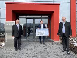 Volkshochschule, Freiwilligenzentrum, Kinderarche und Fürther Musikspatzen:  Manfred Roth Stiftung spendet 21.000 Euro für Fürther Initiativen