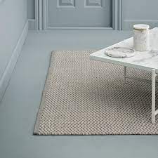 Linie design christine lederteppich zeigt die farbenfroh schöne umsetzung eines teppichs aus 100% leder mit brillianten farbtönen in geometrischer anreihung. Corsa Matte 160x230cm Hellgrau Linie Design Royaldesign De
